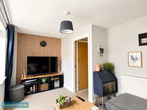 Sitting room- click for photo gallery